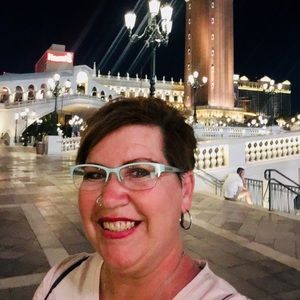 Meet your Posher, Lisa